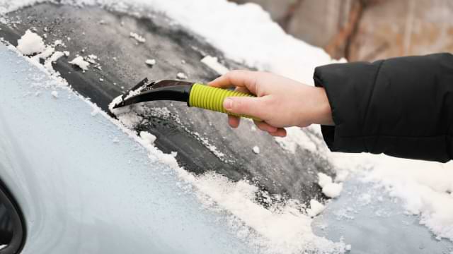 AMiO Grattoir à neige pour pare-brise de voiture avec gant chaud Rouge